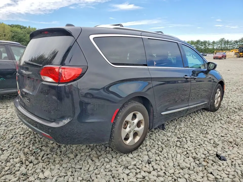 2017 CHRYSLER PACIFICA TOURING L PLUS  