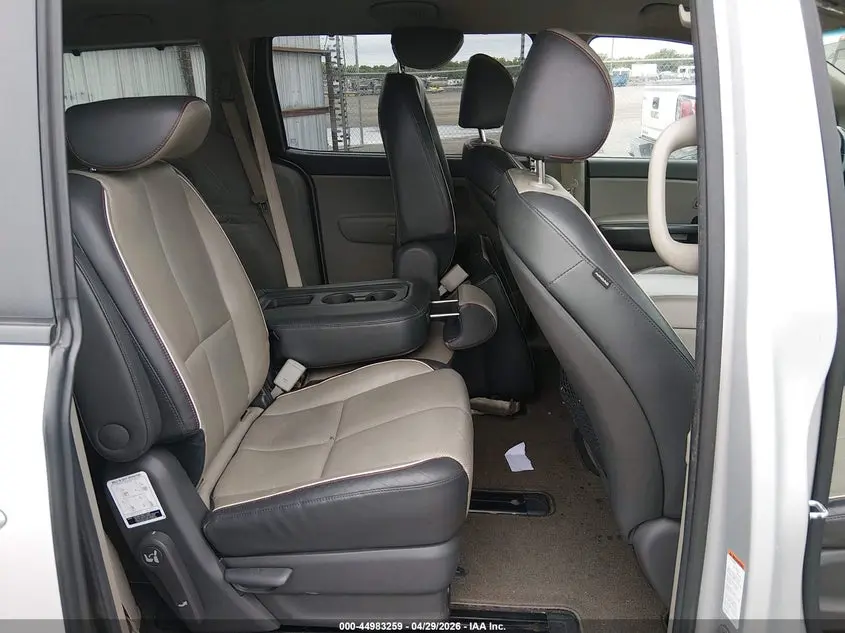 2018 KIA SEDONA LX