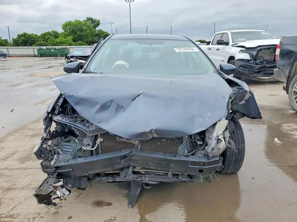 2015 TOYOTA COROLLA LE PLUS  