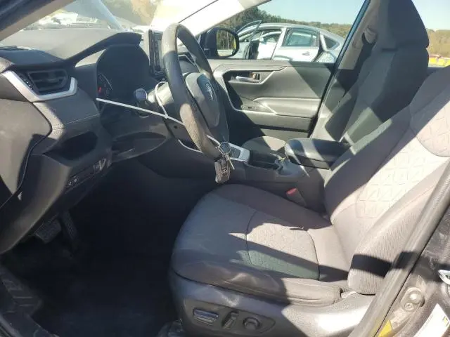 2021 TOYOTA RAV4 XLE  