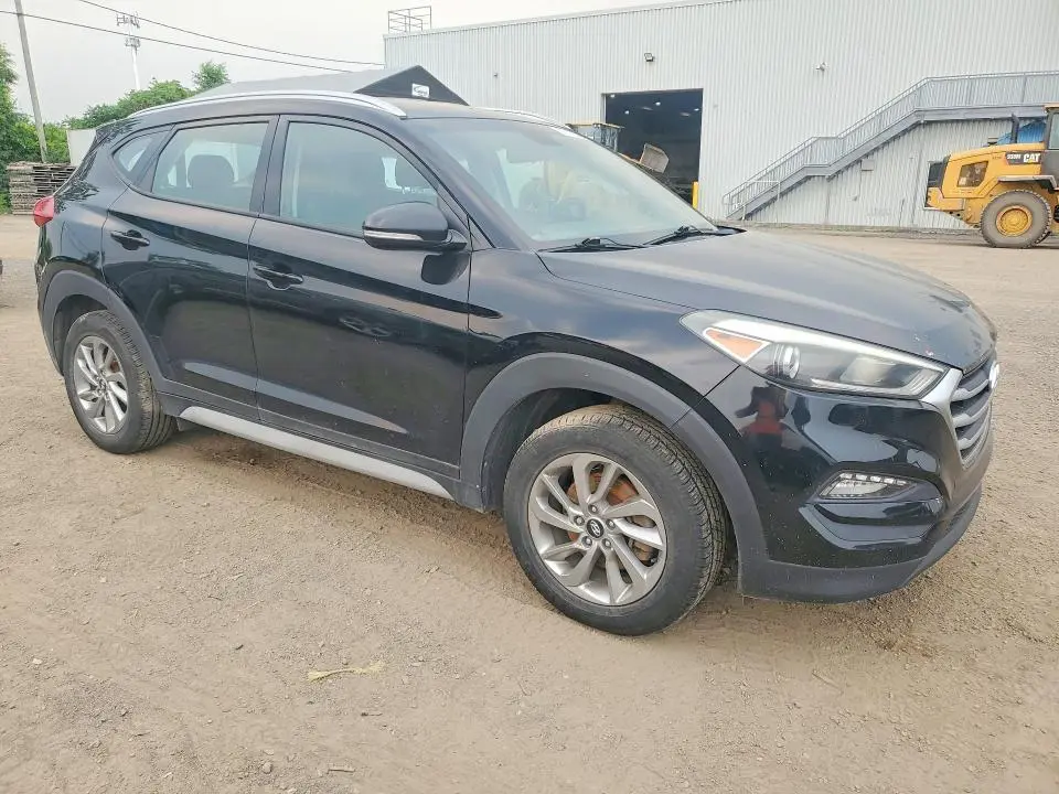 2018 HYUNDAI TUCSON SE  