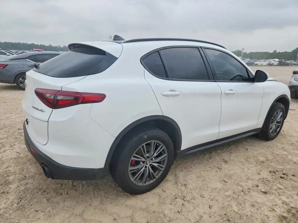 2022 ALFA ROMEO STELVIO   