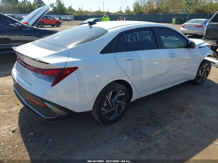 2025 HYUNDAI ELANTRA SEL SPORT