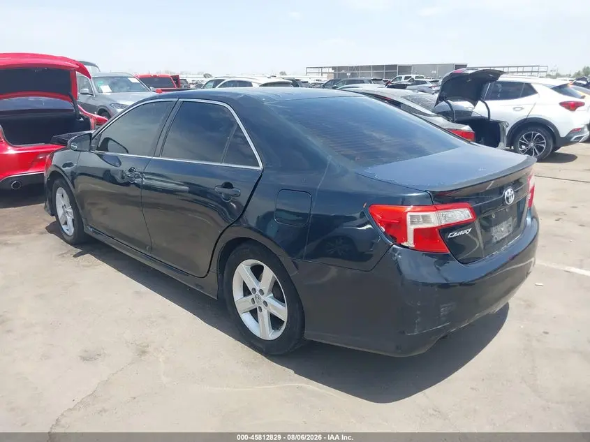 2014 TOYOTA CAMRY SE
