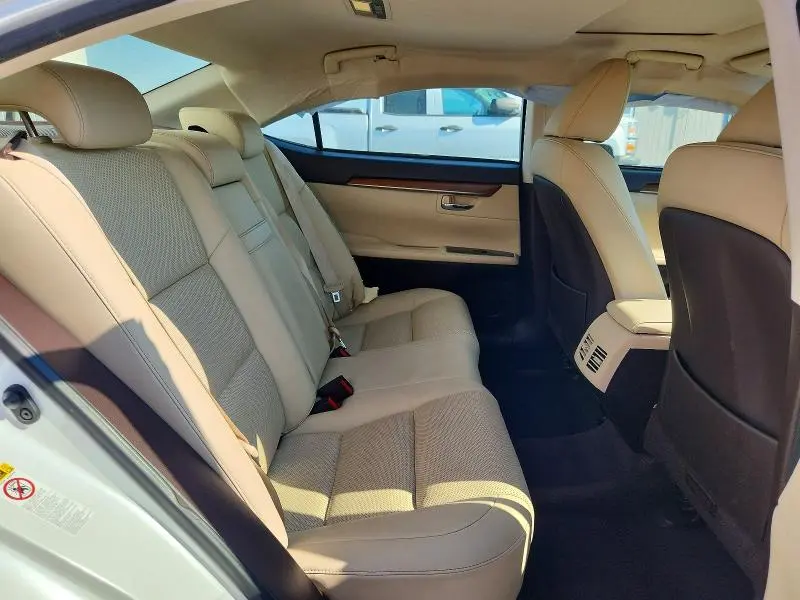 2018 LEXUS ES 300H  