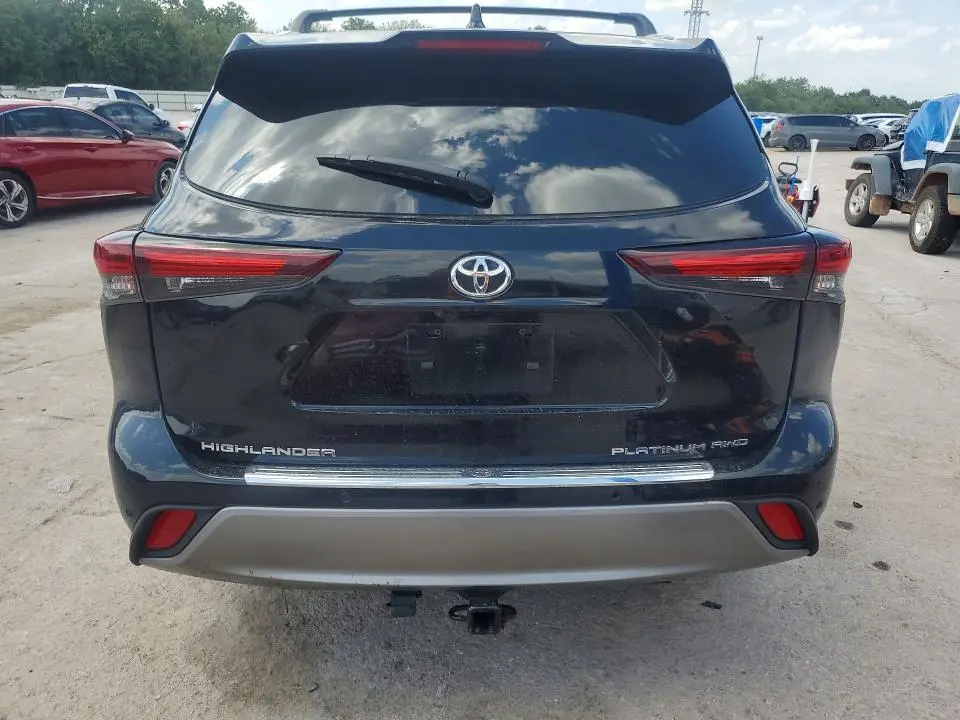 2024 TOYOTA HIGHLANDER PLATINUM  