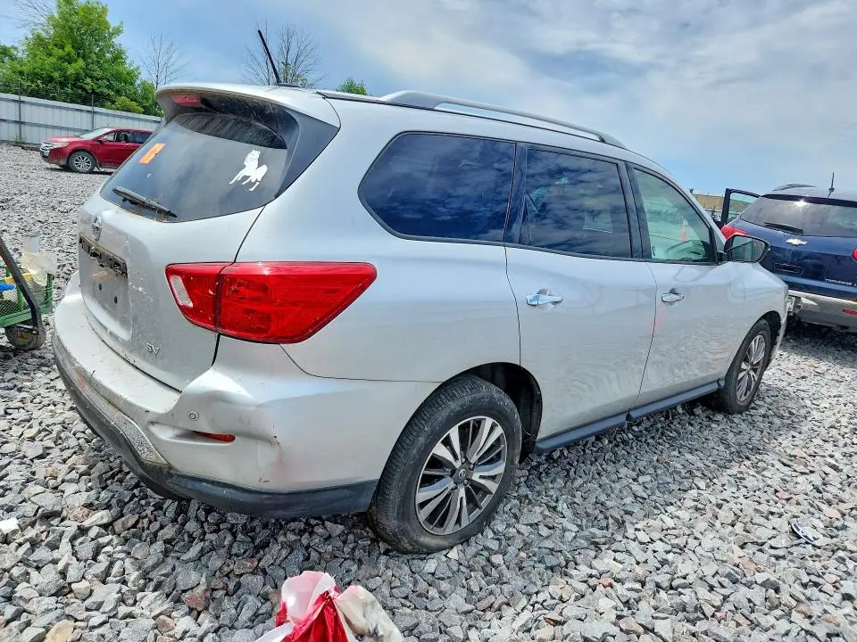 2018 NISSAN PATHFINDER SV  