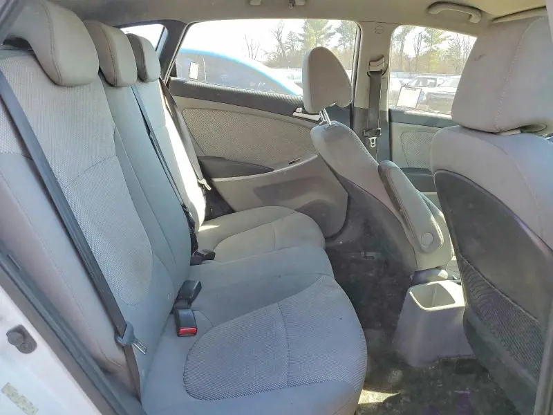 2013 HYUNDAI ACCENT GS  