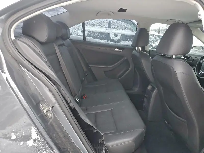 2012 VOLKSWAGEN JETTA SE  