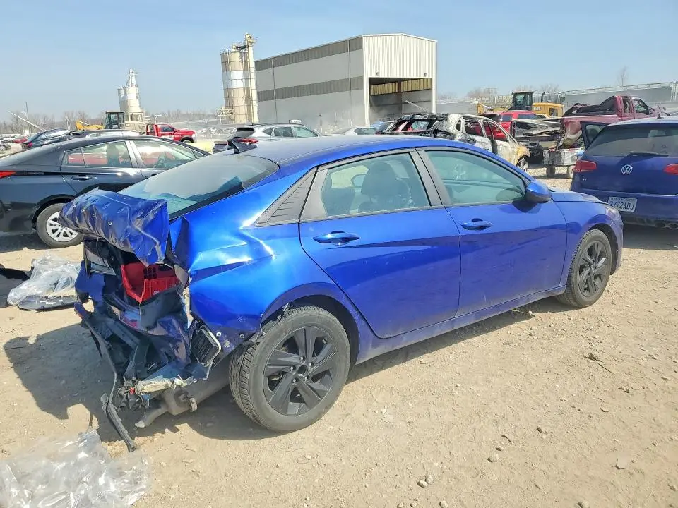 2022 HYUNDAI ELANTRA SEL  