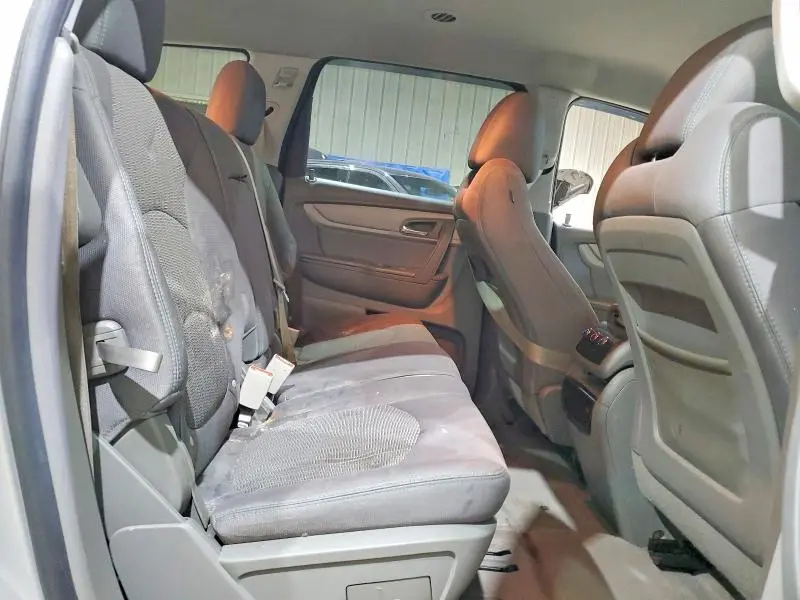 2013 CHEVROLET TRAVERSE LS  