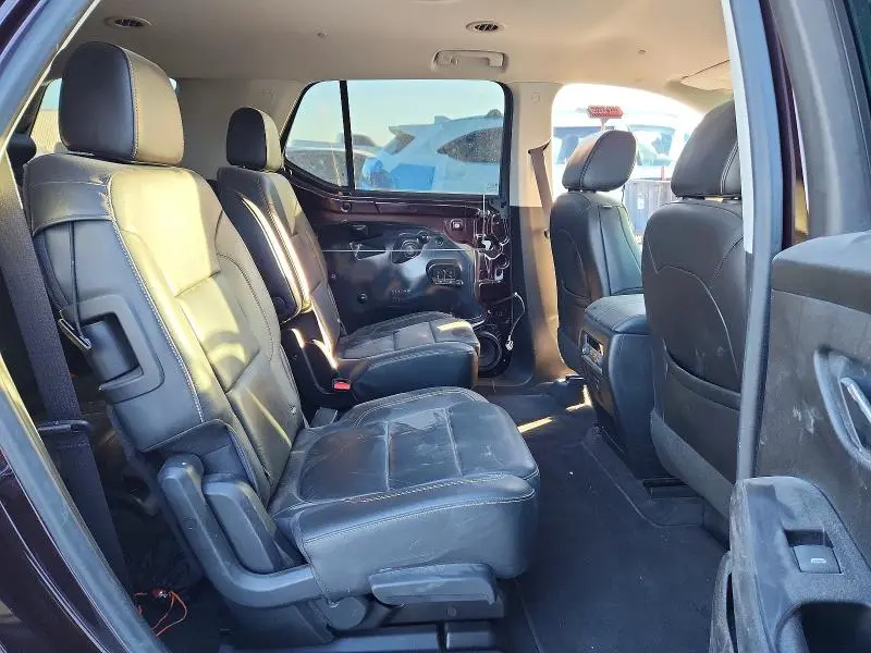 2020 CHEVROLET TRAVERSE LT  