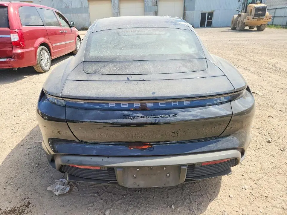 2021 PORSCHE TAYCAN   