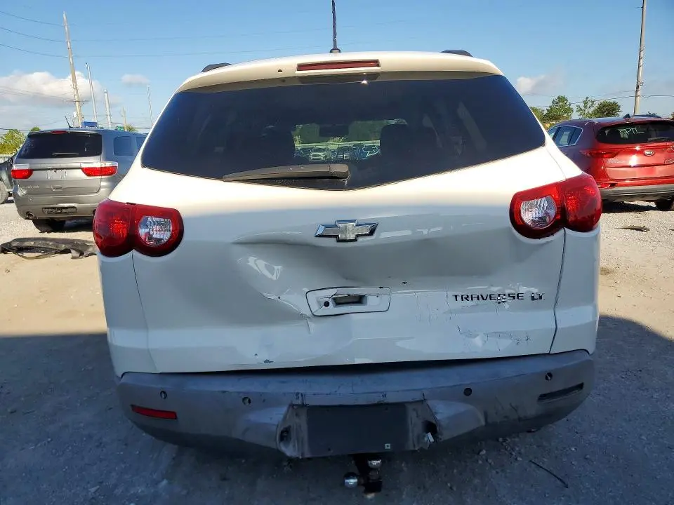 2010 CHEVROLET TRAVERSE LT  