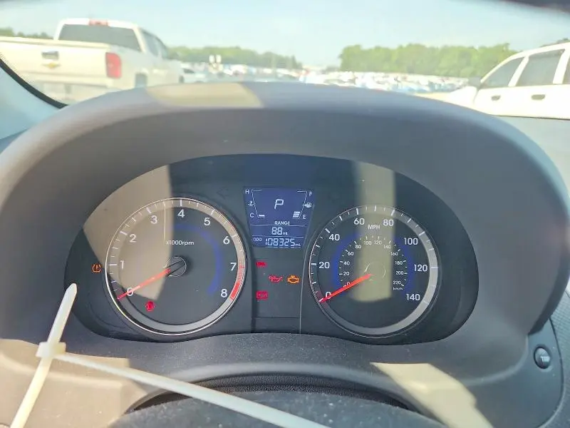 2013 HYUNDAI ACCENT SE  
