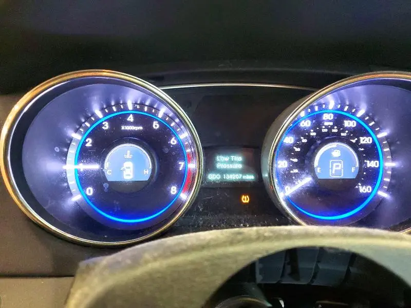 2011 HYUNDAI SONATA GLS  