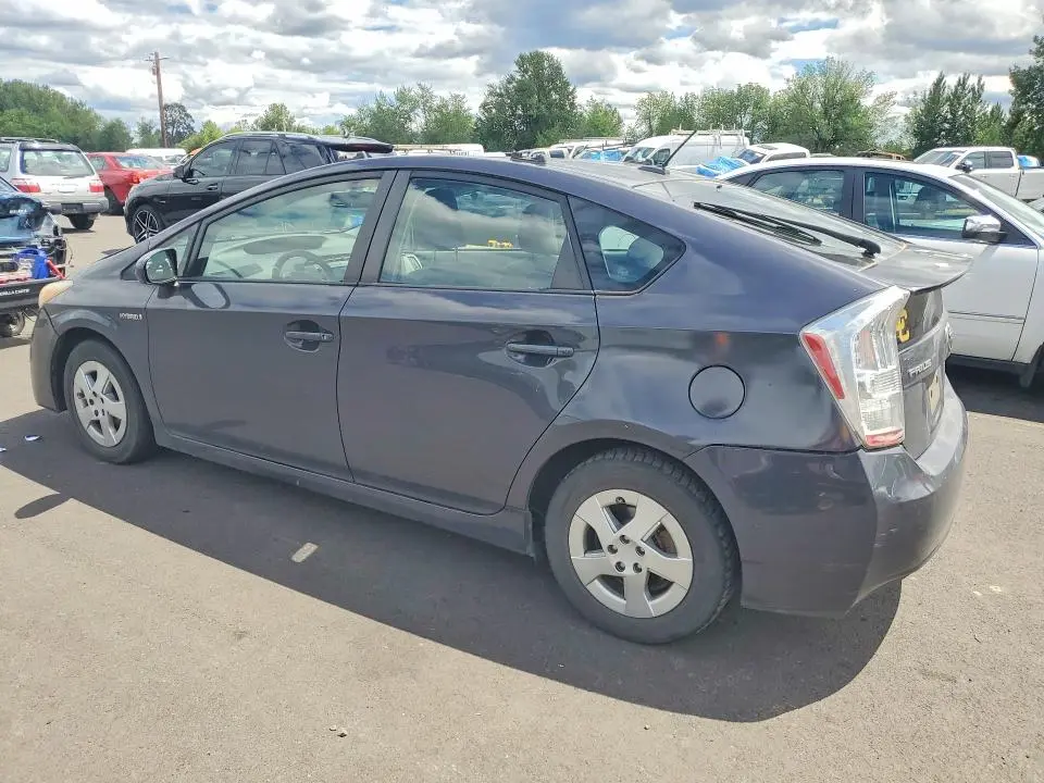 2010 TOYOTA PRIUS III  