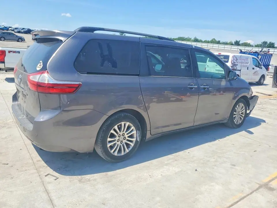 2017 TOYOTA SIENNA XLE PREMIUM 8-PASSENGER  