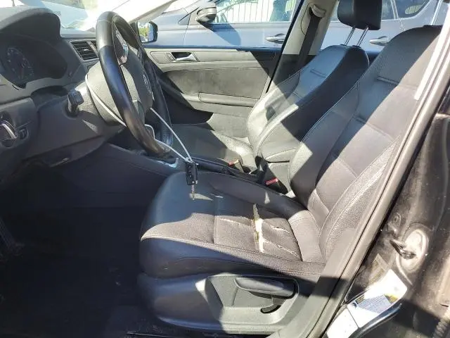 2011 VOLKSWAGEN JETTA SE  