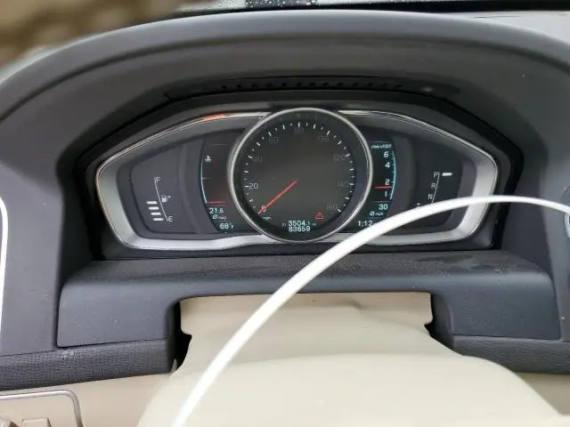 2015 VOLVO XC60 T6 PREMIER  