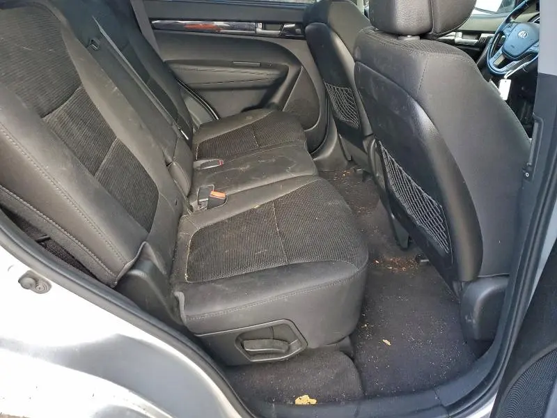 2014 KIA SORENTO LX  