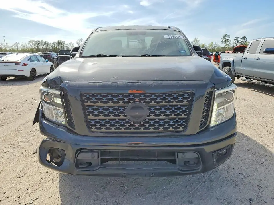 2018 NISSAN TITAN PRO-4X  