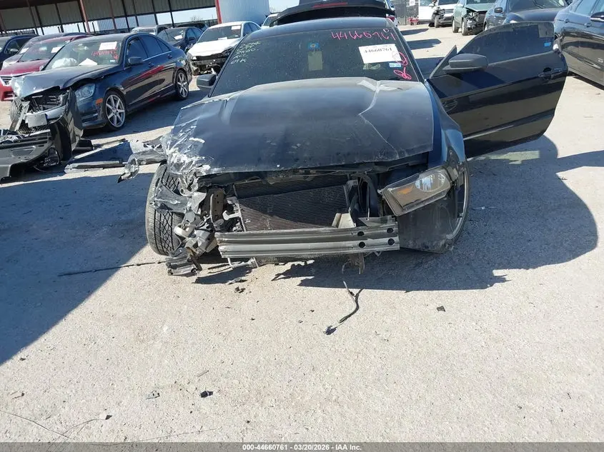 2012 FORD MUSTANG V6