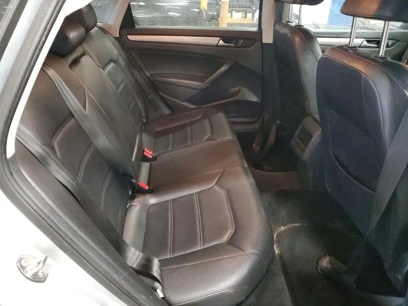 2015 VOLKSWAGEN PASSAT S  