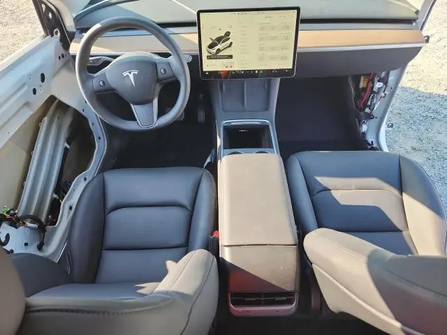 2025 TESLA MODEL Y   
