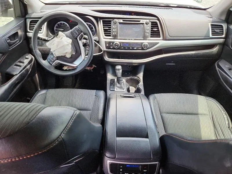 2016 TOYOTA HIGHLANDER LE PLUS  