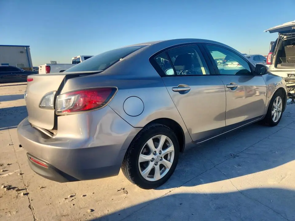 2010 MAZDA 3 I  