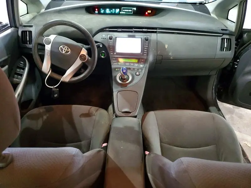 2010 TOYOTA PRIUS III  