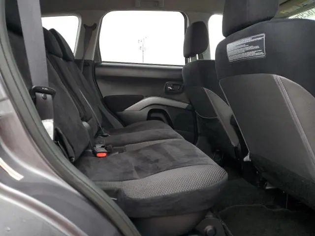 2010 MITSUBISHI OUTLANDER ES  