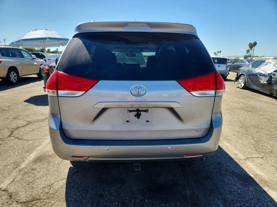 2012 TOYOTA SIENNA XLE 8-PASSENGER  