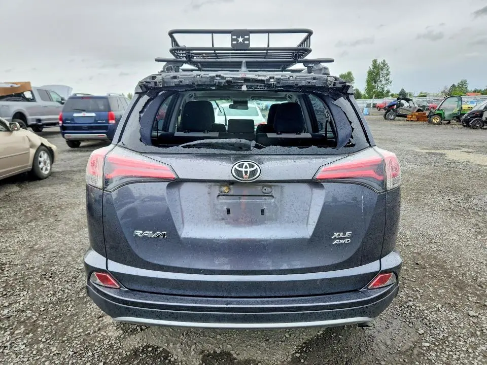 2018 TOYOTA RAV4 XLE  