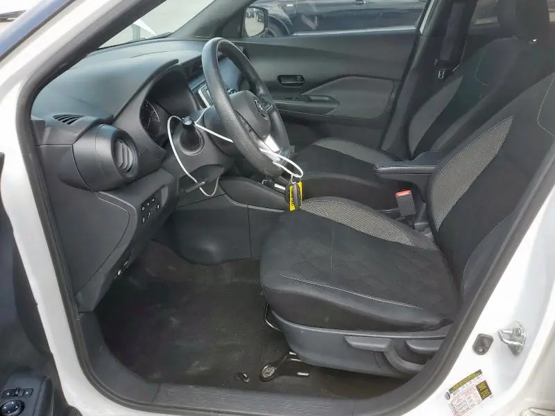 2020 NISSAN KICKS S  