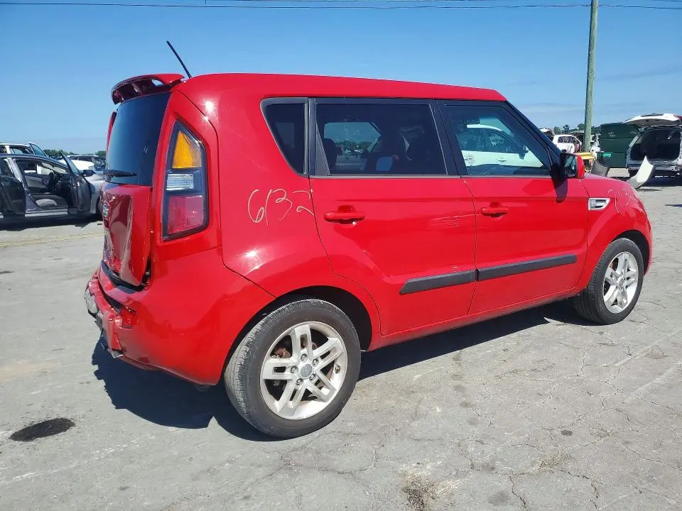 2011 KIA SOUL +  