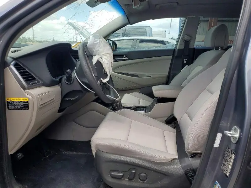 2017 HYUNDAI TUCSON SE  