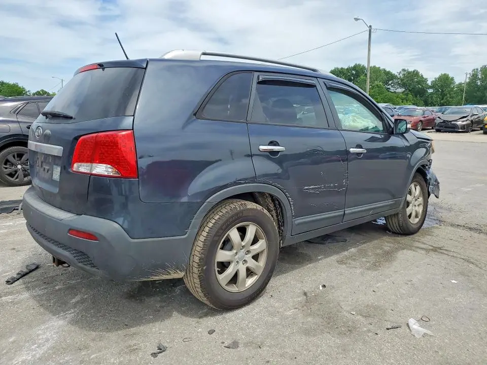 2013 KIA SORENTO LX  