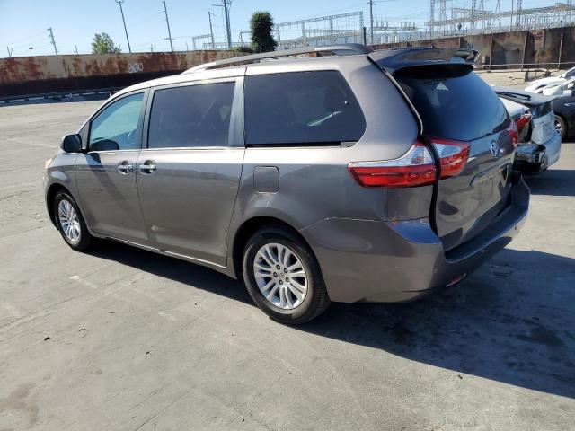 2017 TOYOTA SIENNA XLE