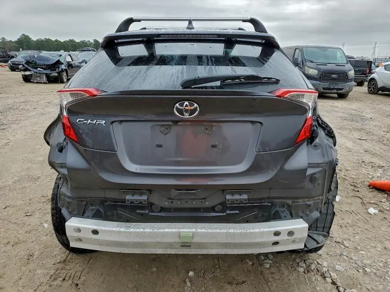 2019 TOYOTA C-HR XLE  