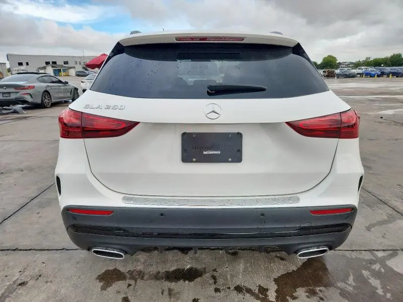 2025 MERCEDES-BENZ GLA 250  