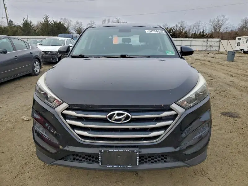 2018 HYUNDAI TUCSON SE  
