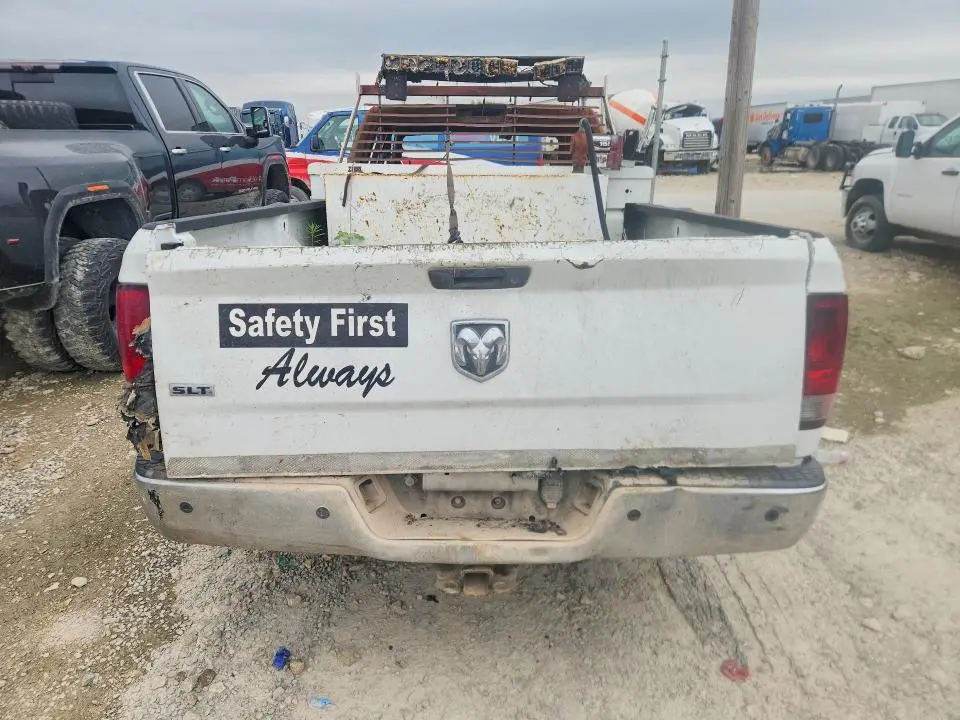 2013 RAM 2500 SLT  
