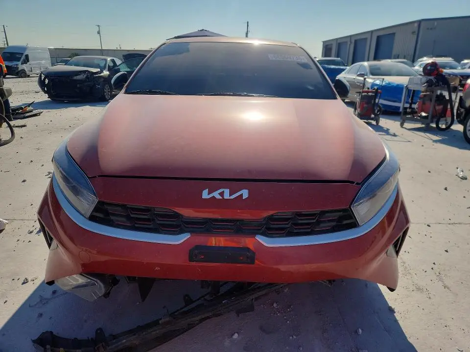 2023 KIA FORTE GT LINE  