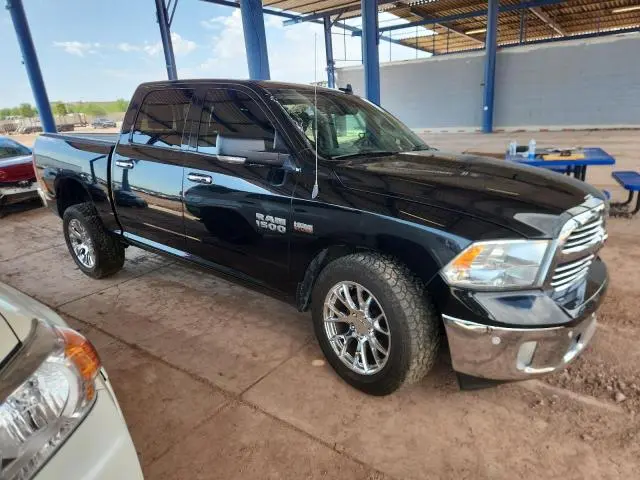 2017 RAM 1500 SLT
