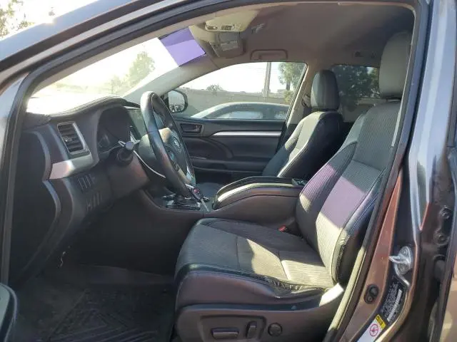 2014 TOYOTA HIGHLANDER LE  