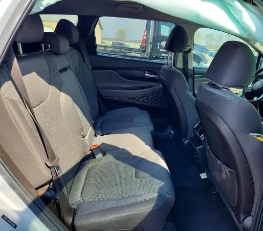 2019 HYUNDAI SANTA FE SE  