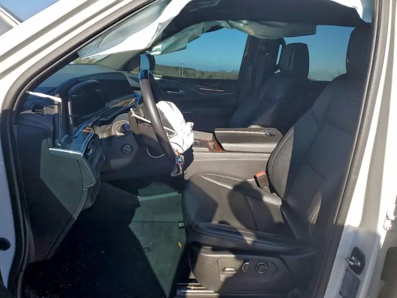 2021 CADILLAC ESCALADE LUXURY  