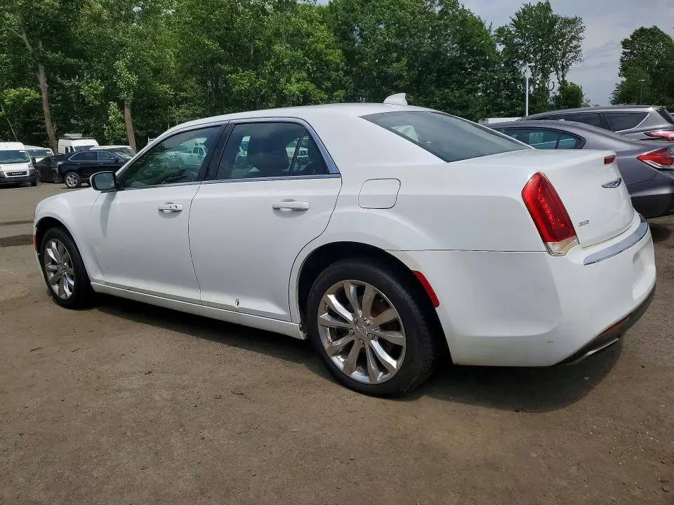 2016 CHRYSLER 300 LIMITED  